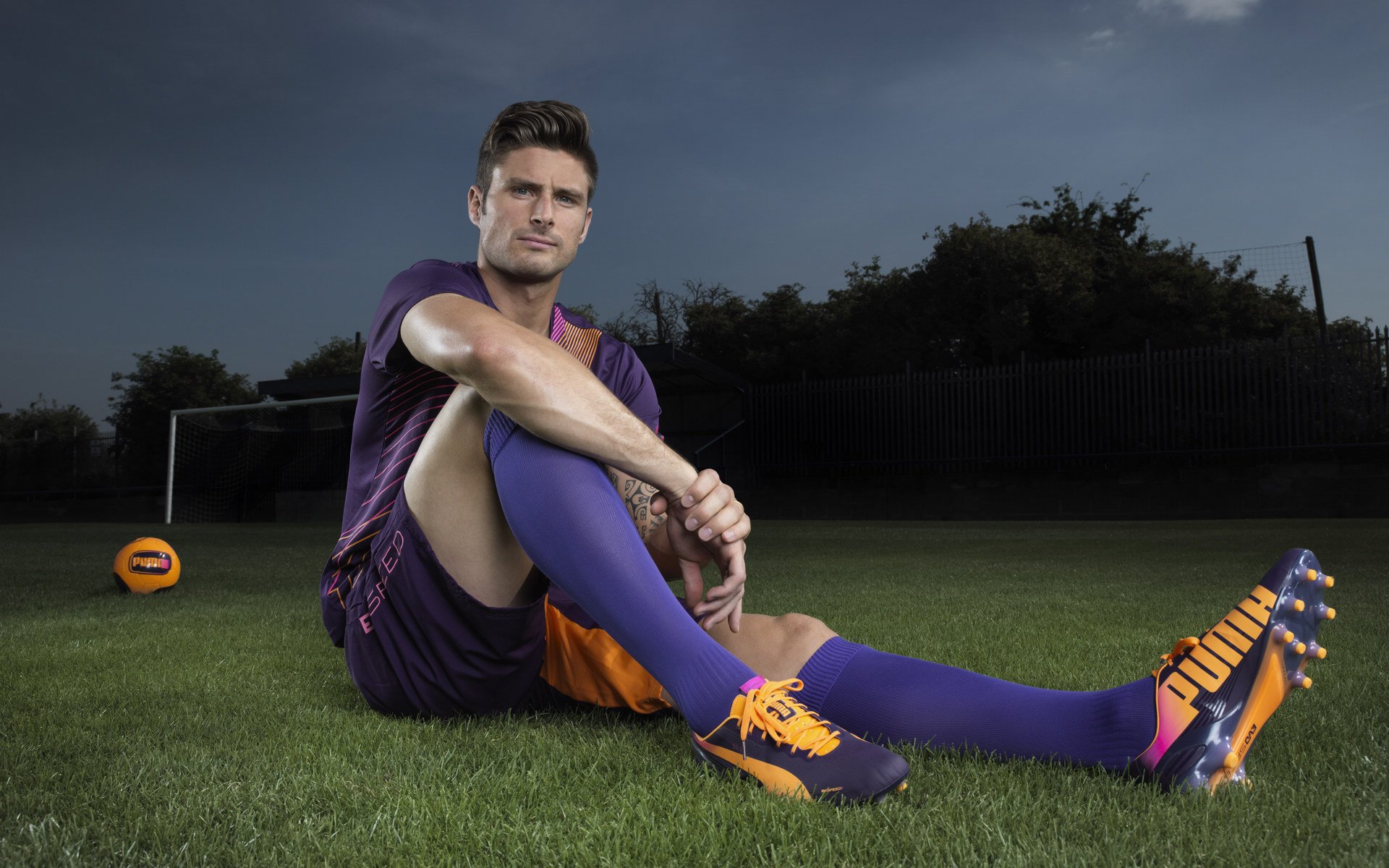 爱游戏官方网站-车手专访：冠军背后的坚定信念，冠军车比赛